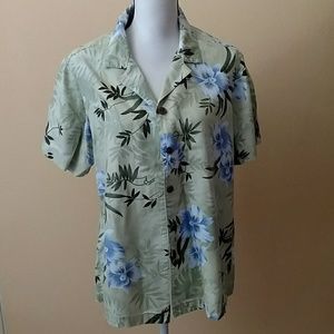 1x Caribbean Joe's green floral button-up shirt